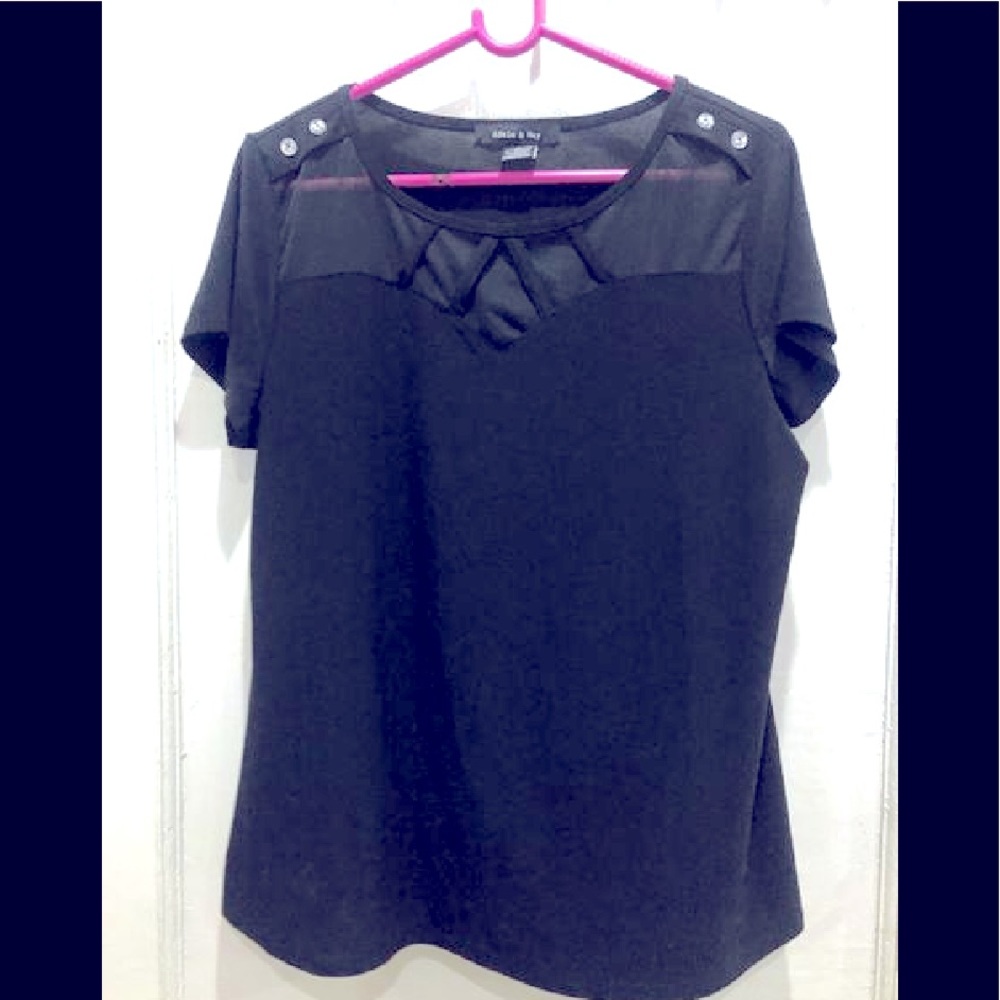 Adele & May / Women’s Clothing / half sleeves top - Picture 1 of 3